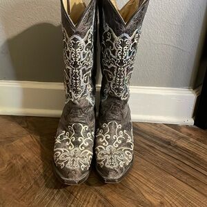 Corral boots
